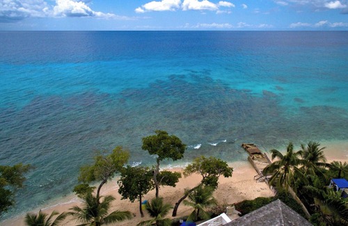 Old Trees Bay Apartment | Waterside Apartment 101 by Island Villas
