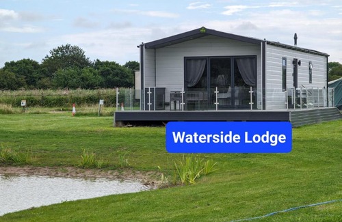 Sandilands House | Waterside Lodge - Dog Friendly Sutton on Sea