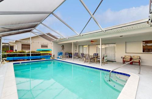 Lochmoor Waterway Estates House | Waterside Tranquility