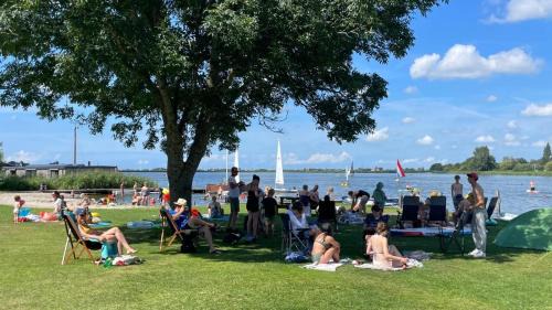 Oudega Apartment | Watersportcamping De Bearshoeke, Oudega