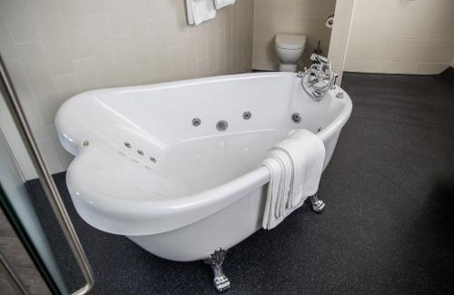 Municipality of Heerenveen Hotel | Watertorenhotel Nes