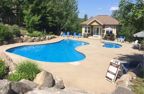 Saint-Faustin-Lac-Carre House | Waterview | Ski-in/Ski-out | Mont Blanc 15 min to Mont Tremblant