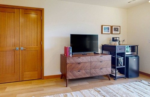 Rosario Apartment | Waterview Studio near Moran State Park and Rosario Marina
