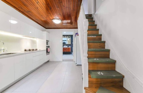 Millers Point House | Waterview terrace in rock