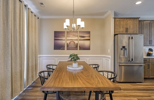 Mineral House | Waterview Townhouse within walking distance of Lake Anna Taphouse