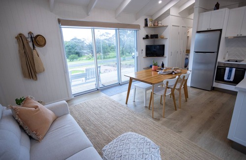 Metung Cabin | Waterviews at Lakeview Retreat Metung