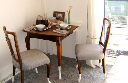 Amsterdam North Bed & Breakfast | watervilla-albertje