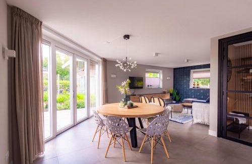 Loon House | Watervilla van Francke by Droomvilla