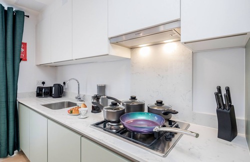 Watford Apartment | Watford Cassio Luxury - Modernview Serviced Accommodation