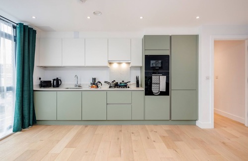 Watford Apartment | Watford Cassio Luxury - Modernview Serviced Accommodation
