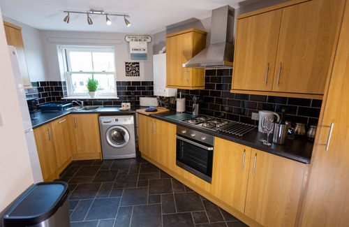Abergavenny Apartment | Watson 2 Bed apartment with 2 bathrooms/ensuite