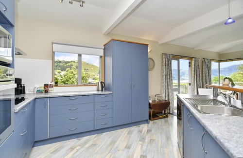 Akaroa House | Watson St - Peaceful Akaroa Retreat