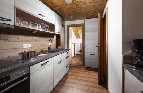 Winkl Apartment | Watzmann, 1-4 Pers., ca. 70 qm, 2 Schlafzimmer, 2x Dusche/WC, Bauernstube, Küche, Balkon