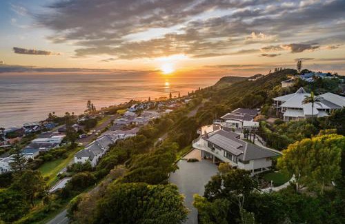 Lennox Head House | Wave Hill and The Pool House