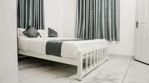 Kakkanad Hotel | Wave