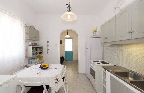 Piso Livadi House | Wave Lullaby, Peaceful Beachfront Retreat in Paros