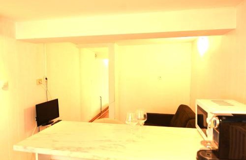 Oostduinkerke-Bad Apartment | Wave Rider's Nook