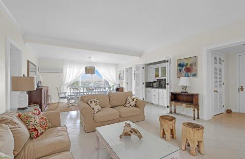 Nassau Apartment | Wave Song - Stunning apartment on beach with pool