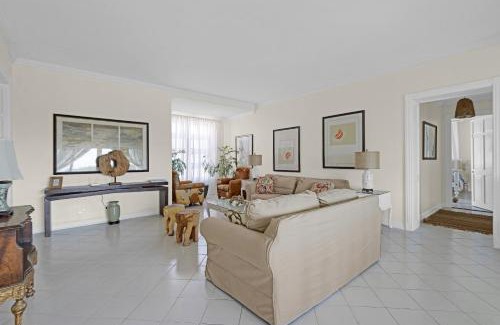 Nassau Apartment | Wave Song - Stunning apartment on beach with pool