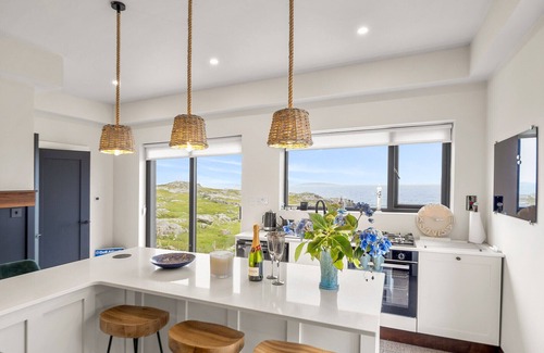 Roundstone Ski Chalet | Wave Watcher- Luxurious Chalet
