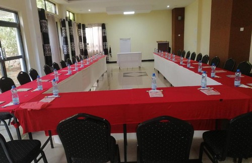 Makueni Hotel | WAVECREST CASTLE HOTEL