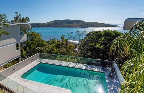 Hamilton Island House | Waves 2