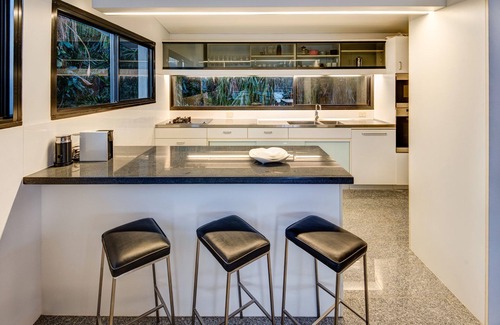 Hamilton Island House | Waves 3 Hamilton Island - oceanviews, golf buggy and transfers