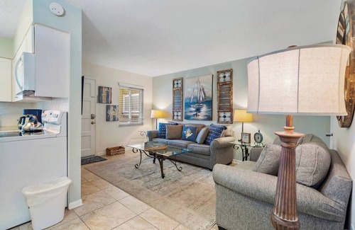 St. Pete Beach Condo | Waves 4, poolside condo, 5 min walk to beach and entertainment