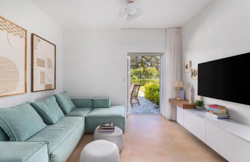 Pefkochori House | Waves & Agistri by Nest