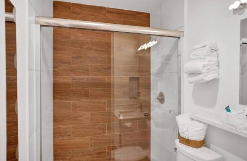 Pompano Beach Apartment | Waves Beach Town 2BR Apartment With Balcony