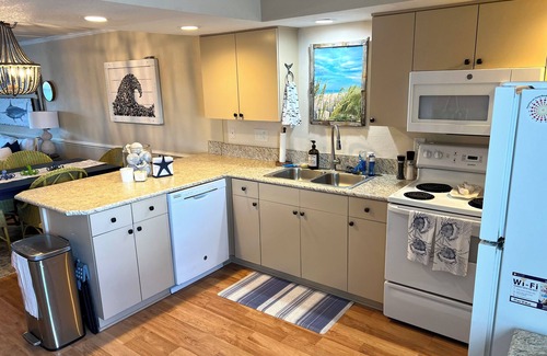 South Nags Head Condo | Waves for Days: Oceanfront Condo w/Pool Access