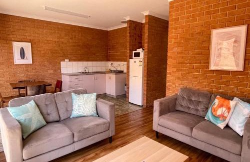 Tarcoola Beach Hotel | Waves Geraldton