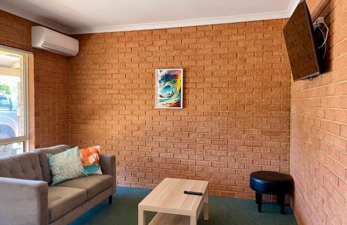 Tarcoola Beach Hotel | Waves Geraldton