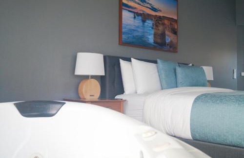 Port Campbell Hotel | Waves Luxury Suites