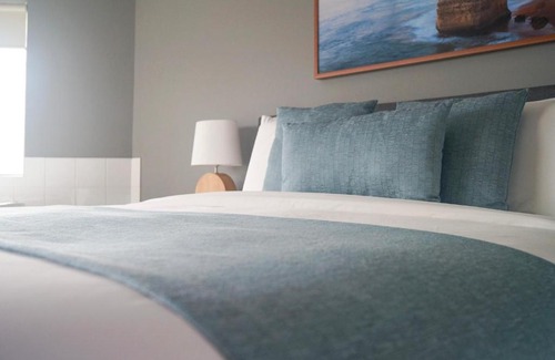Port Campbell Hotel | Waves Luxury Suites