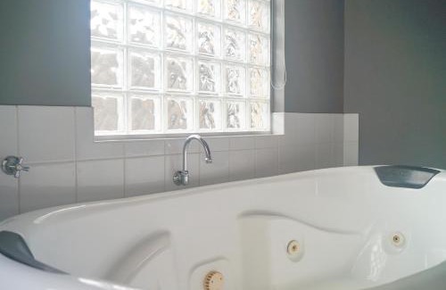 Port Campbell Hotel | Waves Luxury Suites