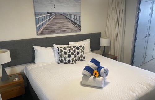 Maroochydore Apartment | Waves Maroochy River