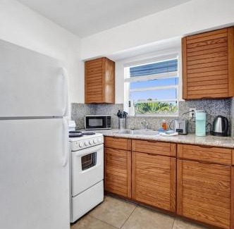 North Beach Apartment | Waves On Desoto Deluxe Studio # 4