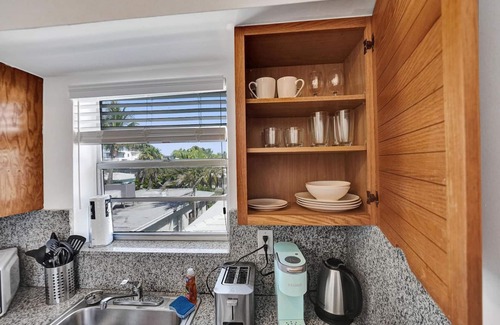 North Beach Apartment | Waves on Desoto Deluxe Studio 9