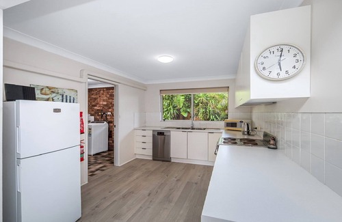 Umina Beach House | Waves on South @ Umina Beach