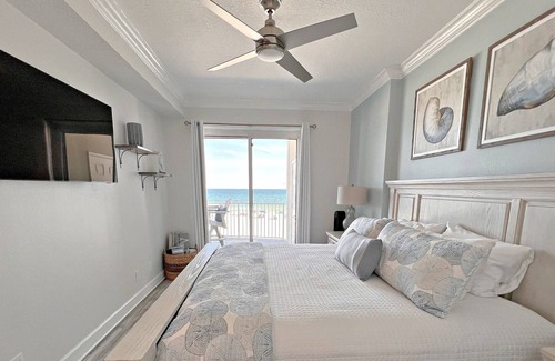 Gulf Shores Condo | 🦐🦀Waves, Sand and Fun in the Sun!🐳🐬 🌊 Best time of the year!