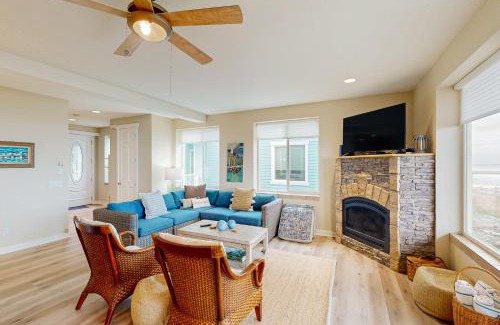 Gold Beach House | Waves & Wonder