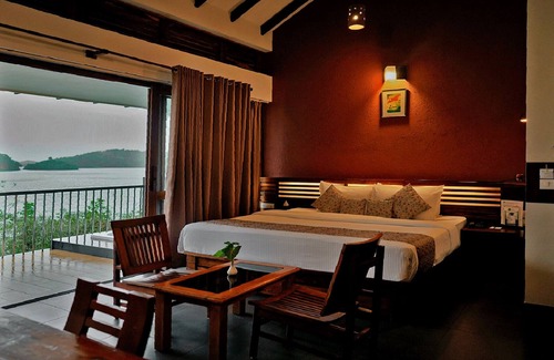 Manjoora Hotel | Wayanad Silverwoods Forest Resort & Spa