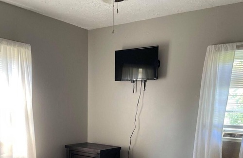 Waynesboro Apartment | Waynesboro location, close to Wintergreen, 151 and Blue Ridge Parkway