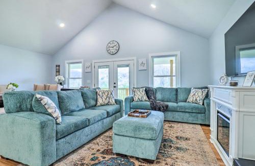 Waynesville House | Waynesville Smart Cabin with Hot Tub and Views!