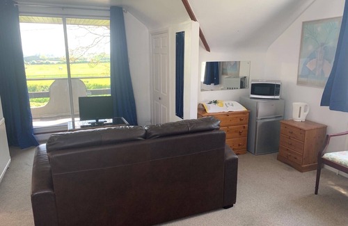Bromham House | Wayside B&B