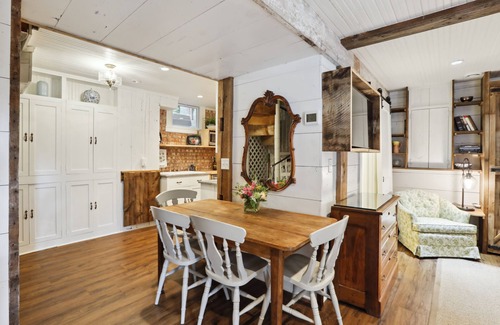 Wayzata House | Wayzata Apartment - steps to lake and downtown
