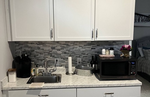 Charleston Apartment | We are 4.8 driving miles from Shipyard Park.
