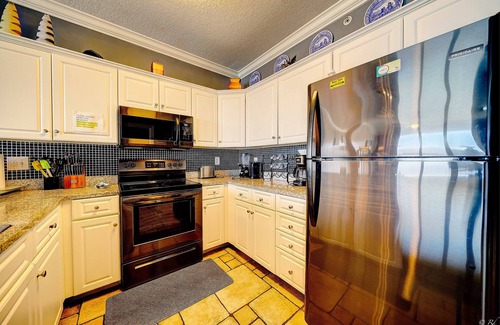 Long Beach Condo | WE ARE LUXURY OCEAN FRONT 2 BEDROOM 2 BATHS UNIT READY TO ACCOMMODATE 8 PEOPLE