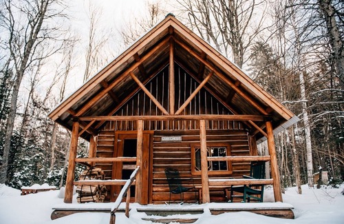 Greenville House | We Cook, You Play! Free Boats, 3 Meals, Shared Bath & Sauna, Private Cabin